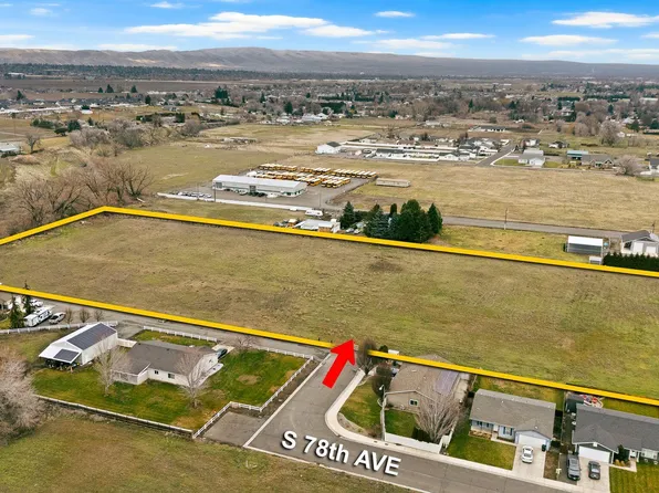 7703 Ahtanum Rd, Yakima, WA 98903
