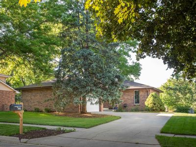 6320 Oakridge Dr, Lincoln, NE, 68516