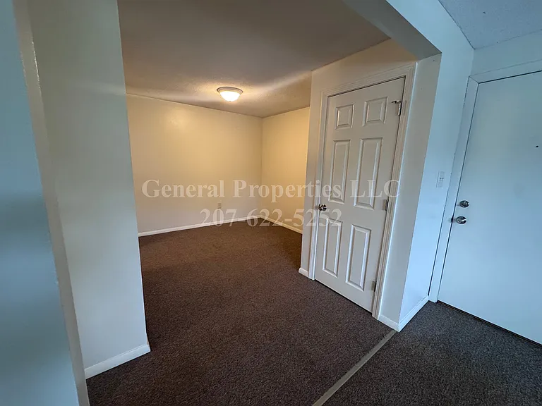 592 Riverside Dr #12 — Photo 4