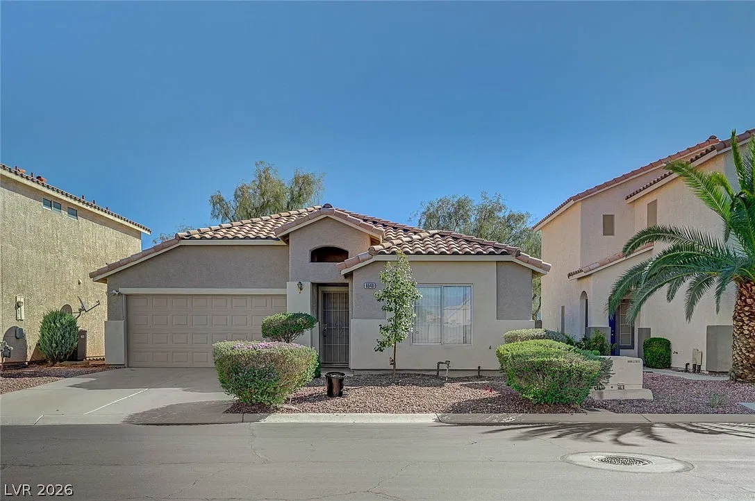 3 bed, 2.0 bath, 1228 sqft, $1,895 — Photo 2