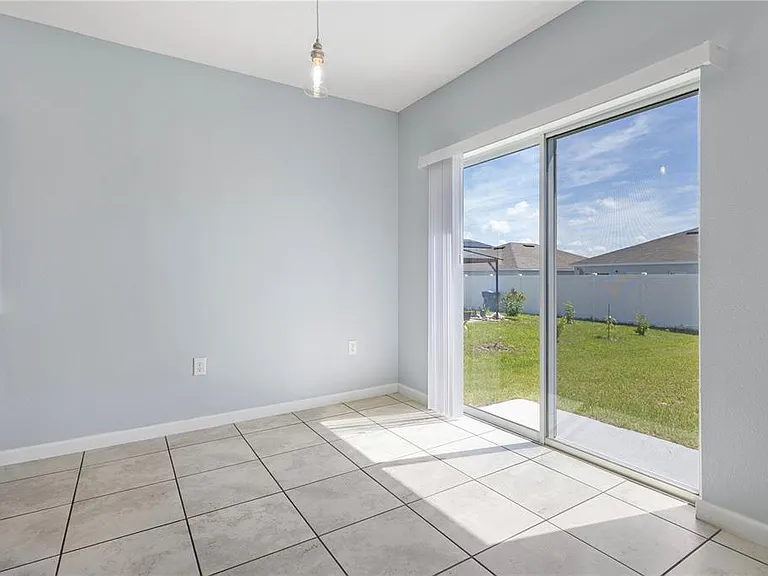 1582 Finnigan Cir — Photo 15