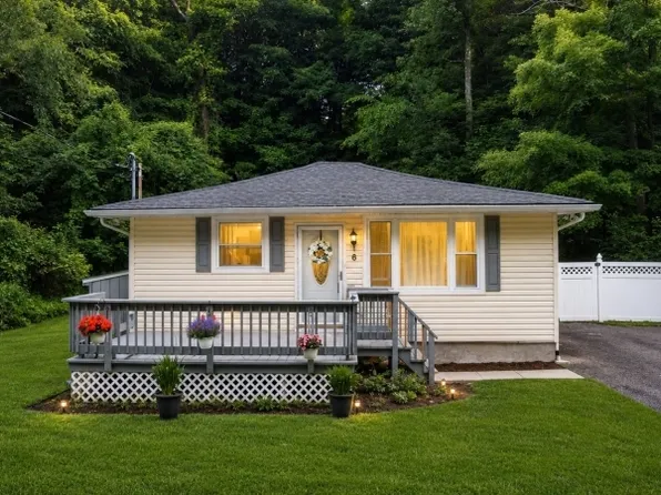 6 Pine St E, Vernon Twp., NJ 07422