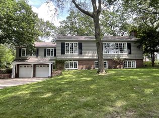 403 21st St SW, Austin, MN 55912