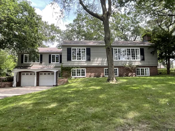 403 21st St SW, Austin, MN 55912