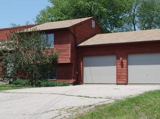 50 Gardenia Ln, Narragansett, RI 02882