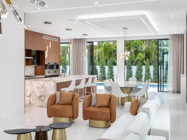 310 NE 2nd Street, Boca Raton, FL 33432