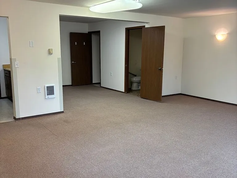 465 Main St — Photo 10