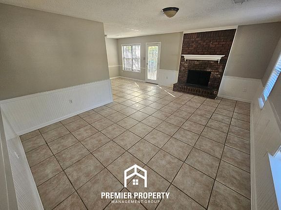2nd image of 3926 Lucerne Dr