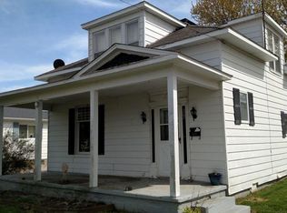 696 Bartlett St, Harbor Beach, MI 48441