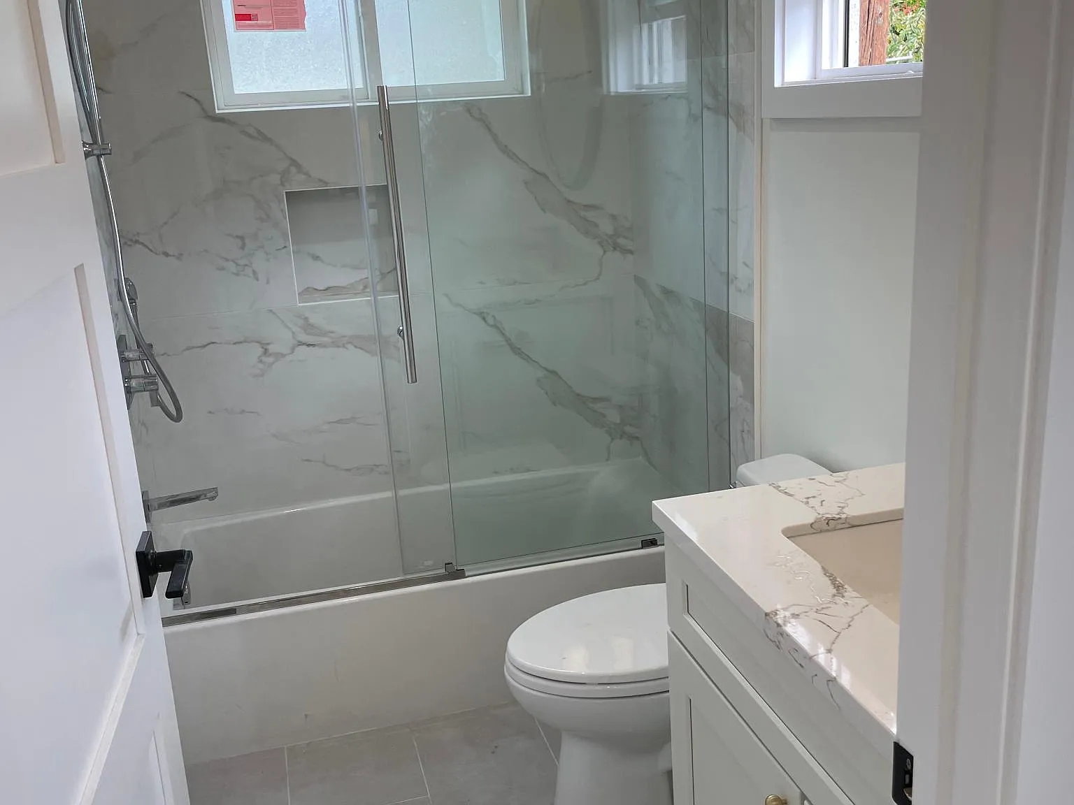 451 Juanita Dr — Photo 2