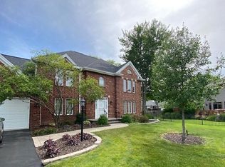 5441 Silverthorn Ct, Rockford, IL 61107