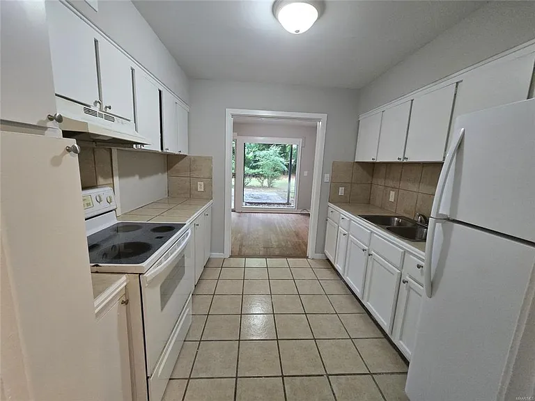 The Rosa Apartments — Photo 21
