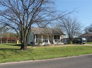 520 W Walcott St, Pilot Point, TX 76258