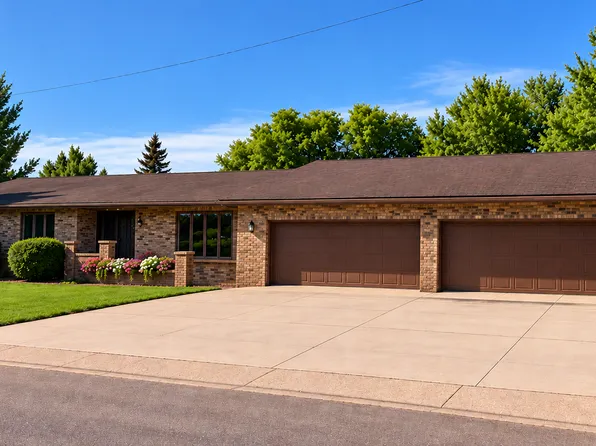 350 6th St NE, Perham, MN 56573