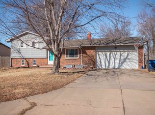 10 Swanee Dr, Goddard, KS 67052
