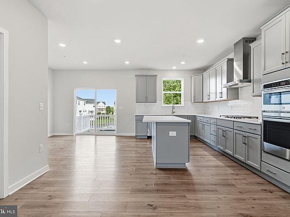 5th image of 4985 Franklin Cir
