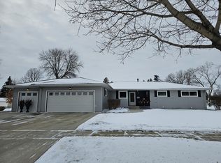 104 16th Ave S, Brookings, SD 57006