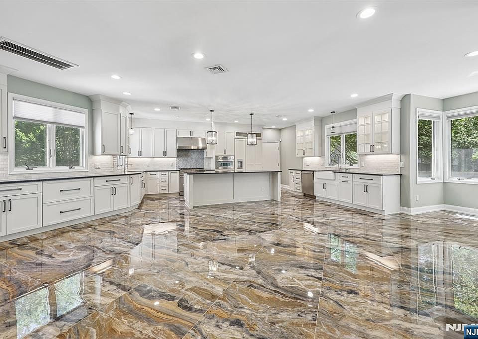 1st image of 218 Irving Ave