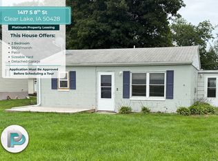 1417 S 8th St, Clear Lake, IA 50428