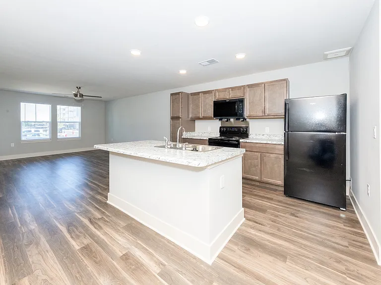 The Caravel Apartments — Photo 2