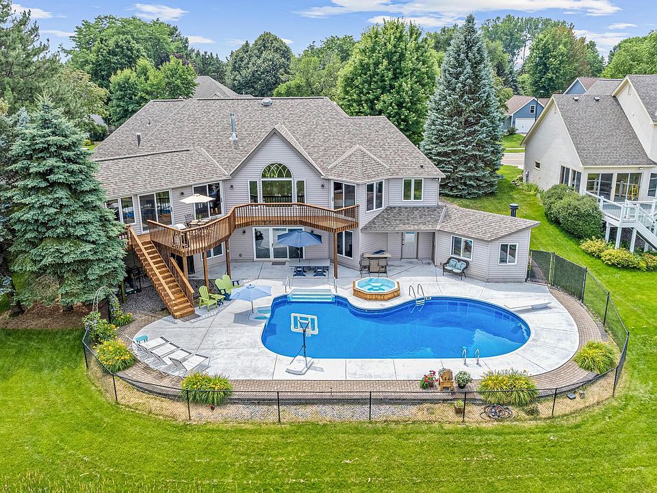 1st image of 1275 W Royal Oaks Dr