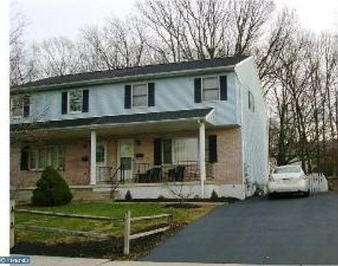 1st image of 410 E Linden St