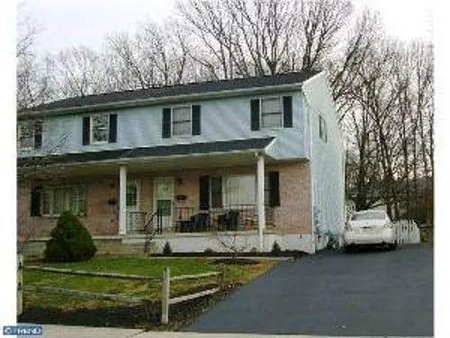 410 E Linden St photo 1