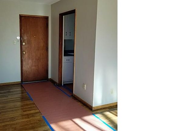 4th image of 2710 Duncan Dr #B