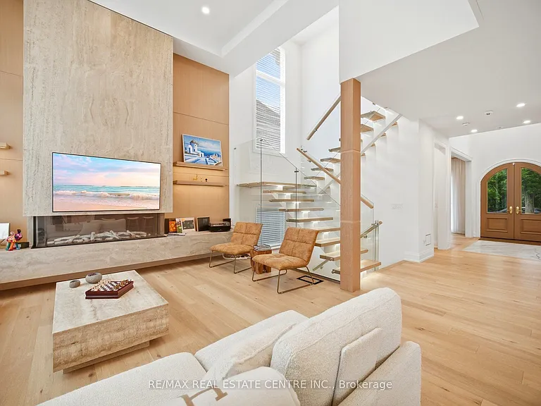 2450 Rebecca St — Photo 6