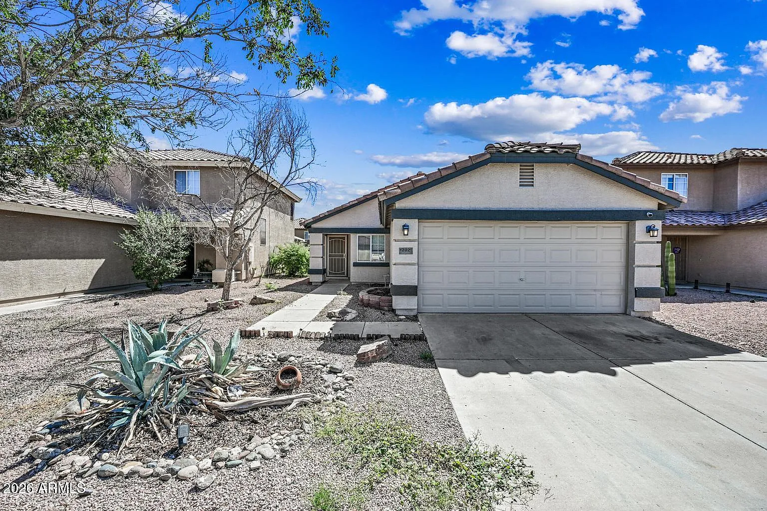 3 bed, 2.0 bath, 1089 sqft, $1,799 — Photo 1