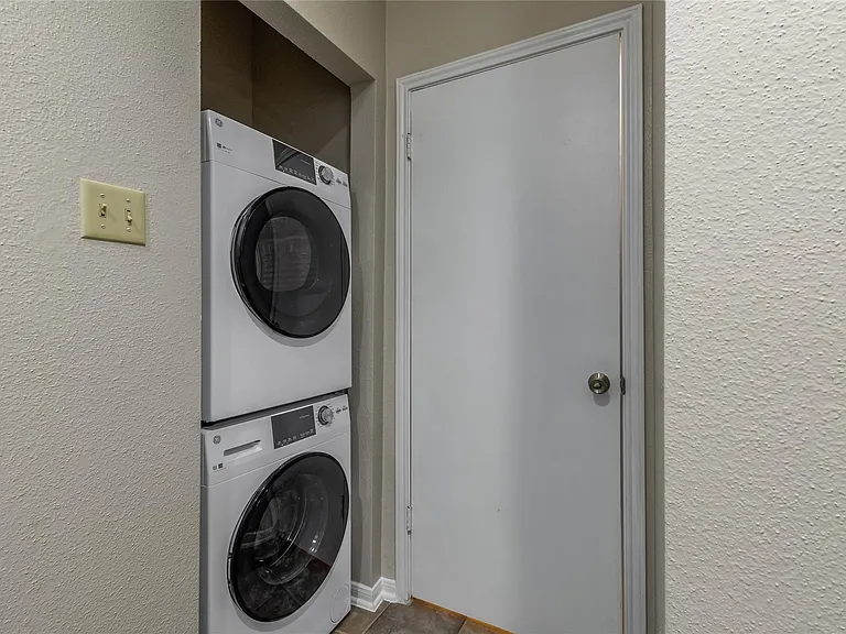 8055 Cambridge St #43 — Photo 16