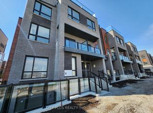 14 Lytham Green Cir #11, Newmarket, ON