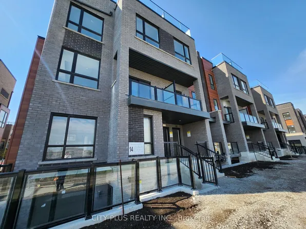 14 Lytham Green Cir #11, Newmarket, ON L3Y 0E1