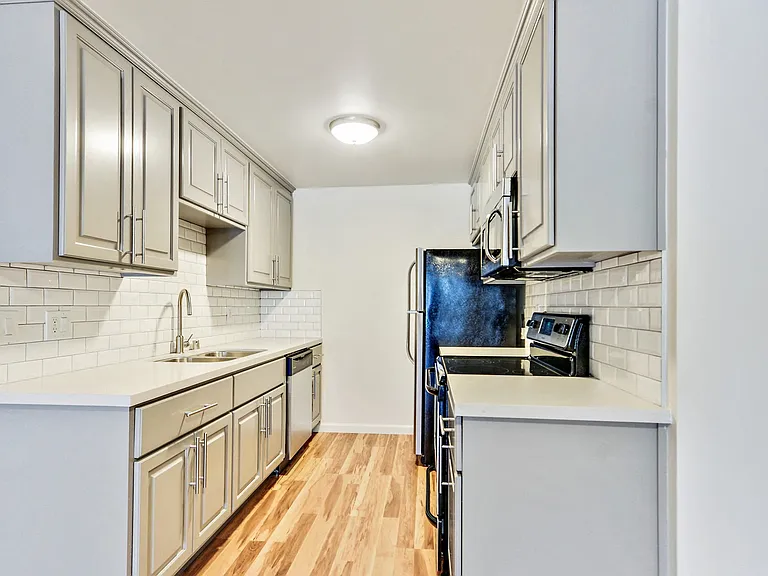 9520 Lucerne Ave — Photo 1