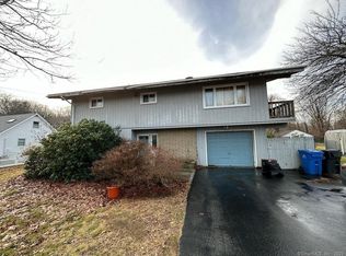 1020 E Lake Rd, Oakdale, CT 06370