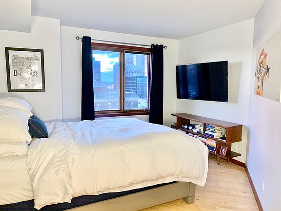 - Cozy Bedroom w/ View -