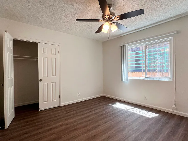 2540 S Barrington Ave #3 — Photo 7
