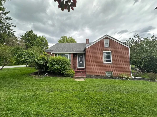 904 Sandalwood Dr, Greensburg, PA 15601