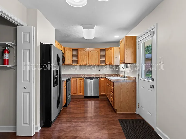 1160 Birnam Woods Trl — Photo 5