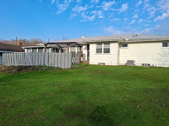 3rd image of 95 3rd Ave