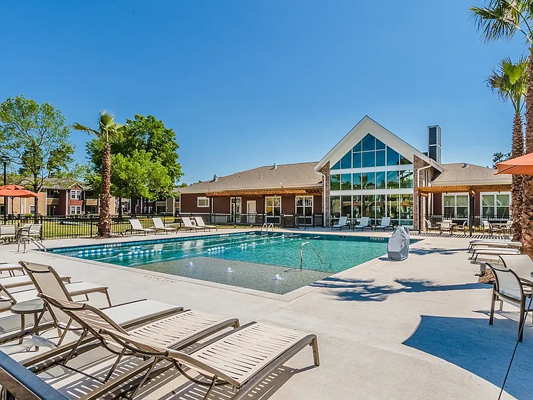 Lakecrest Village — Photo 14