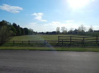 5N732 Rochefort Ln, Wayne, IL 60184