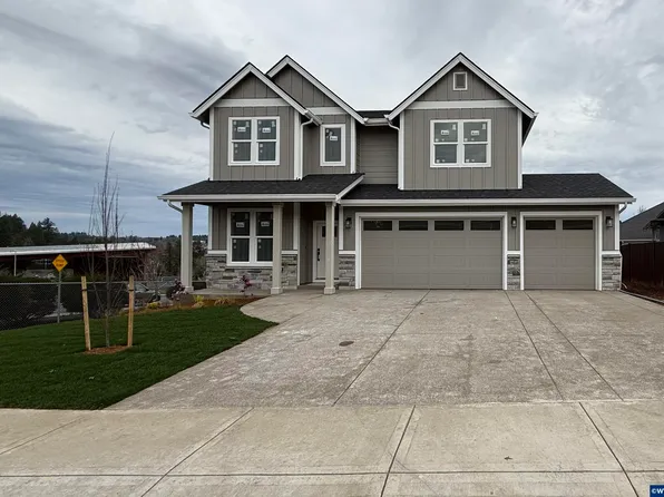 1915 Royal Crown Ave NW, Salem, OR 97304