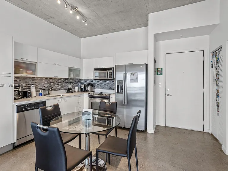 133 NE 2nd Ave #1815 — Photo 5