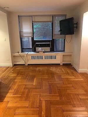 4th image of 111 E 88th St APT 2E