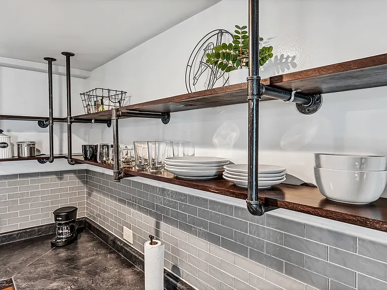 3638 W Cornelia Ave — Photo 17