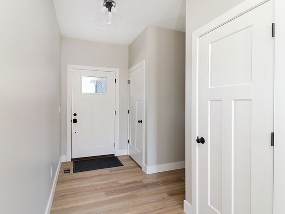 3rd image of 401 Jenny Ln Unit A