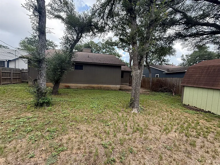 2811 Crownspoint Dr — Photo 20