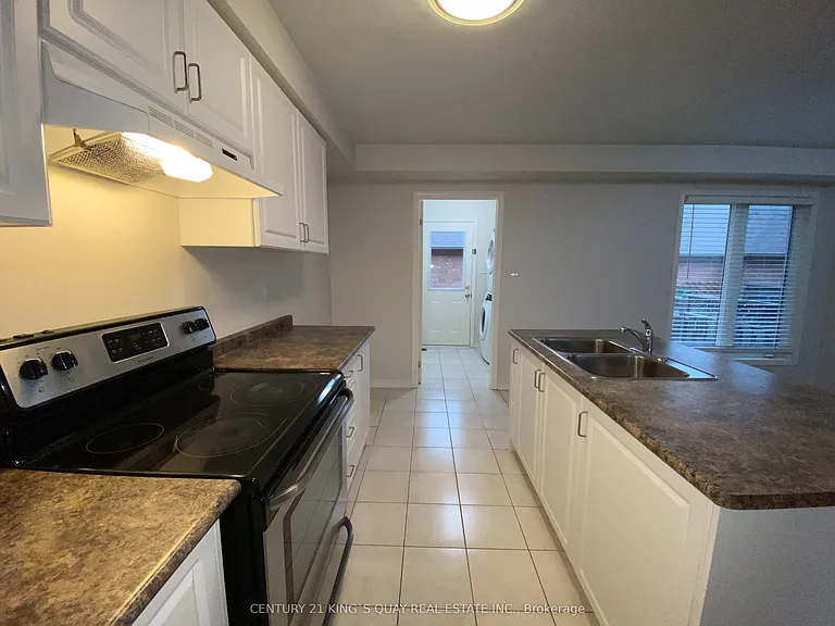 1102 Bur Oak Ave — Photo 7