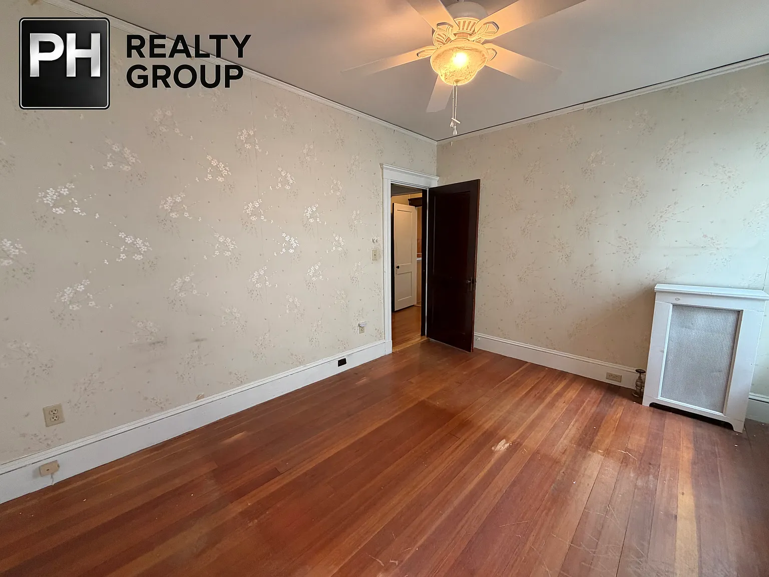 2 bed, 1100 sqft, $2,400 — Photo 3